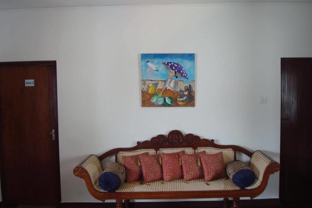 Blue Seas Guest House Dehiwala-Mount Lavinia Exterior foto